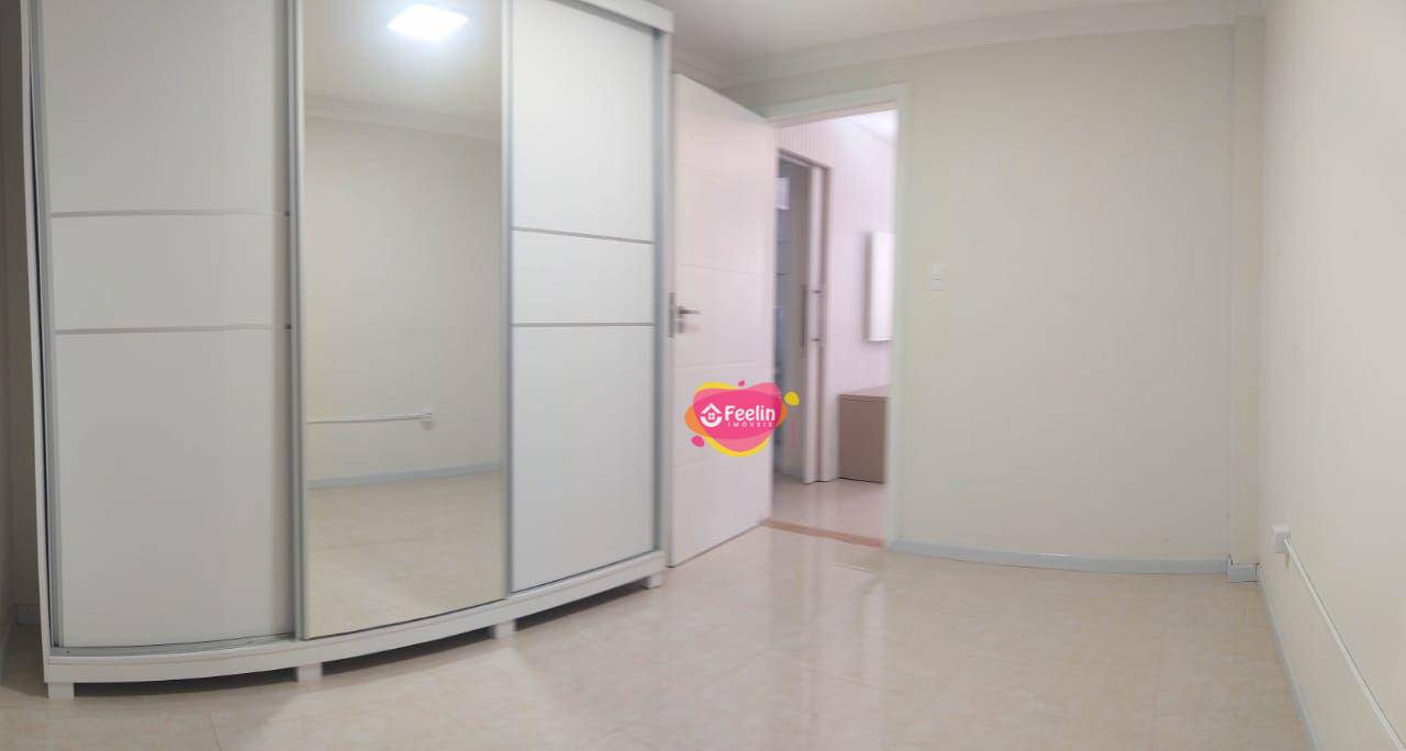 Casa para alugar com 3 quartos, 110m² - Foto 12