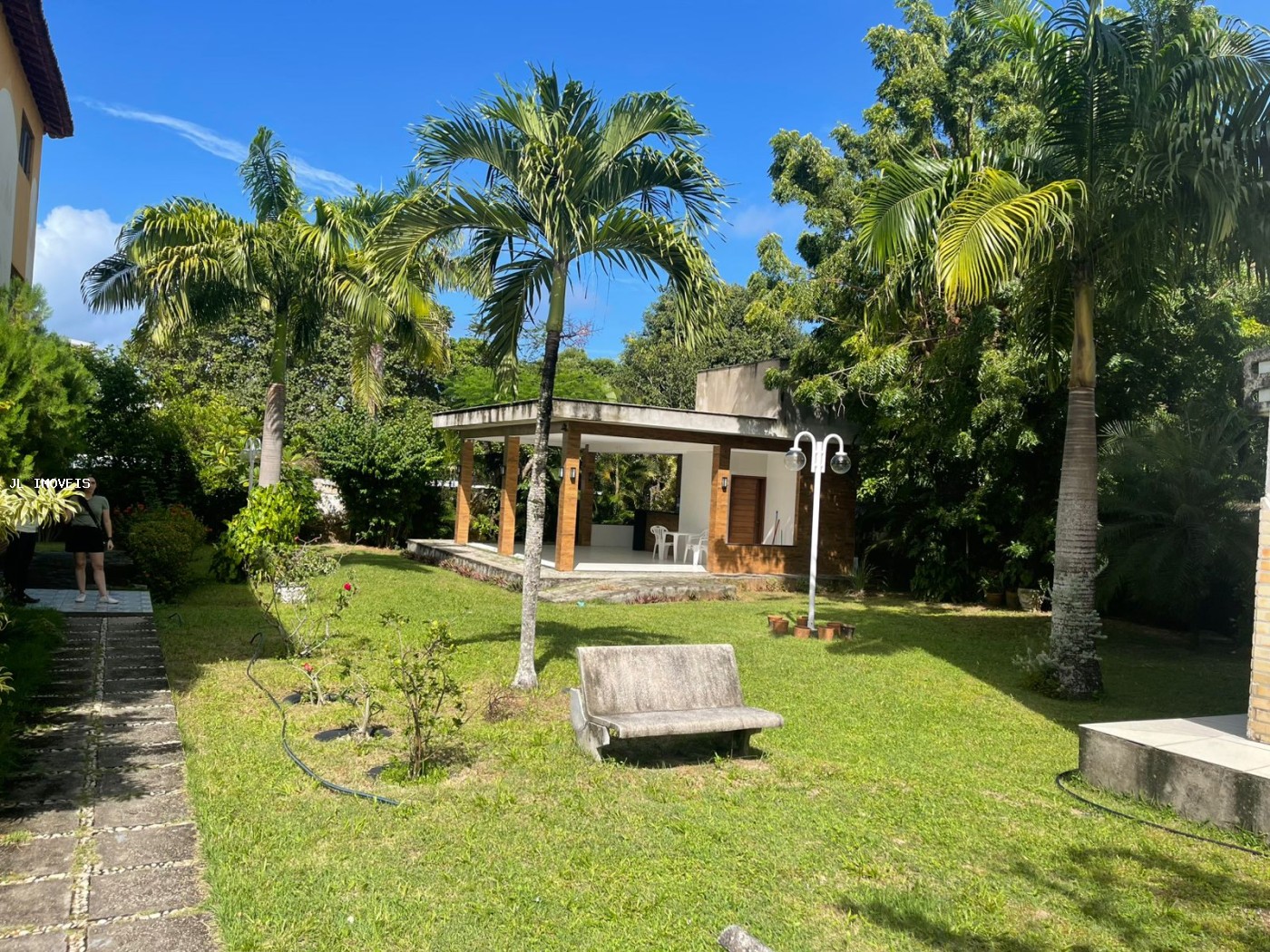 Apartamento à venda com 2 quartos, 75m² - Foto 3