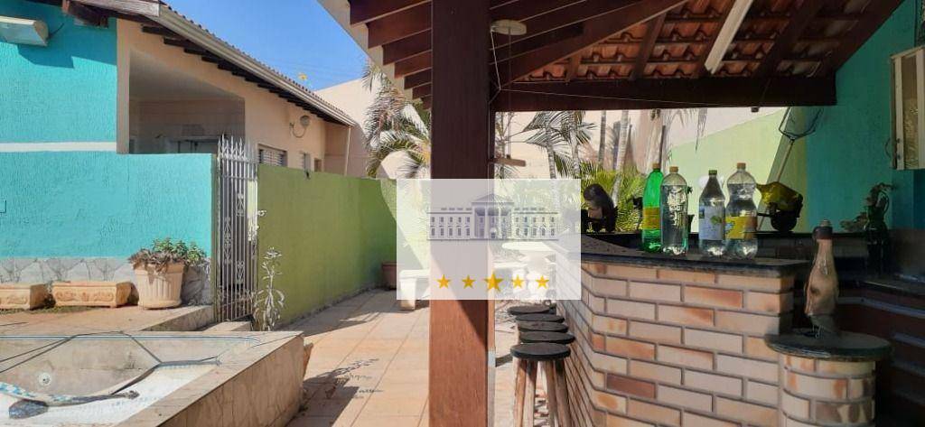 Sobrado, 3 quartos, 282 m² - Foto 1