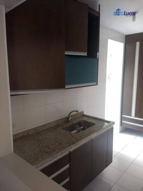 Apartamento à venda com 2 quartos, 65m² - Foto 5