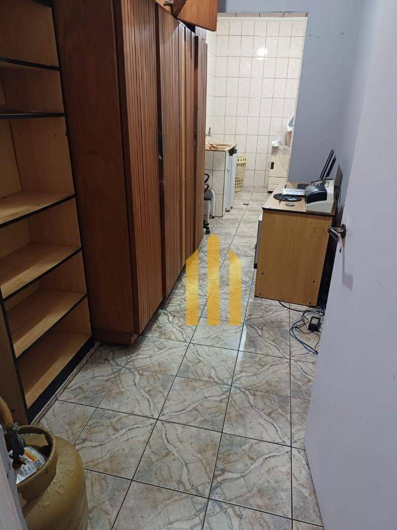 Sobrado à venda com 4 quartos, 250m² - Foto 23