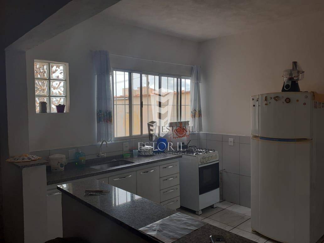 Casa à venda com 2 quartos, 86m² - Foto 2