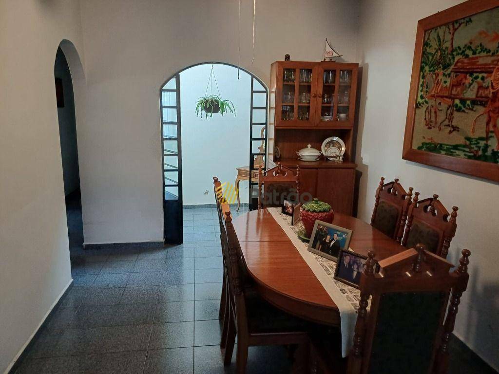 Casa à venda com 2 quartos, 150m² - Foto 4