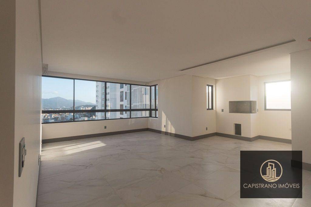 Apartamento à venda com 3 quartos, 130m² - Foto 1