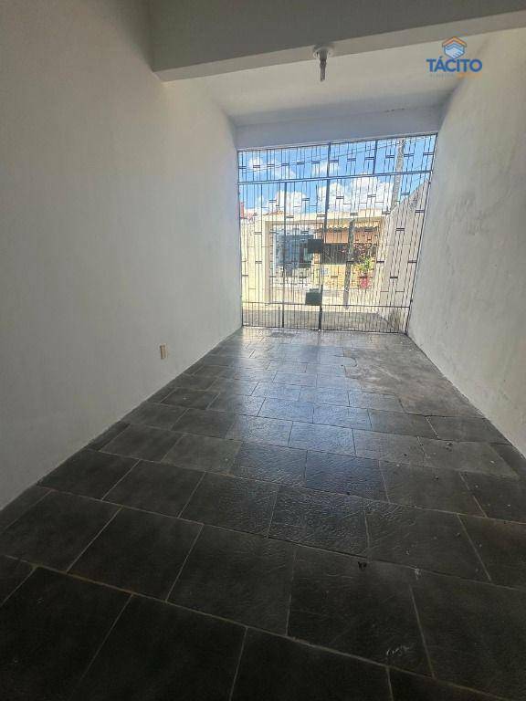 Casa à venda com 3 quartos, 156m² - Foto 2