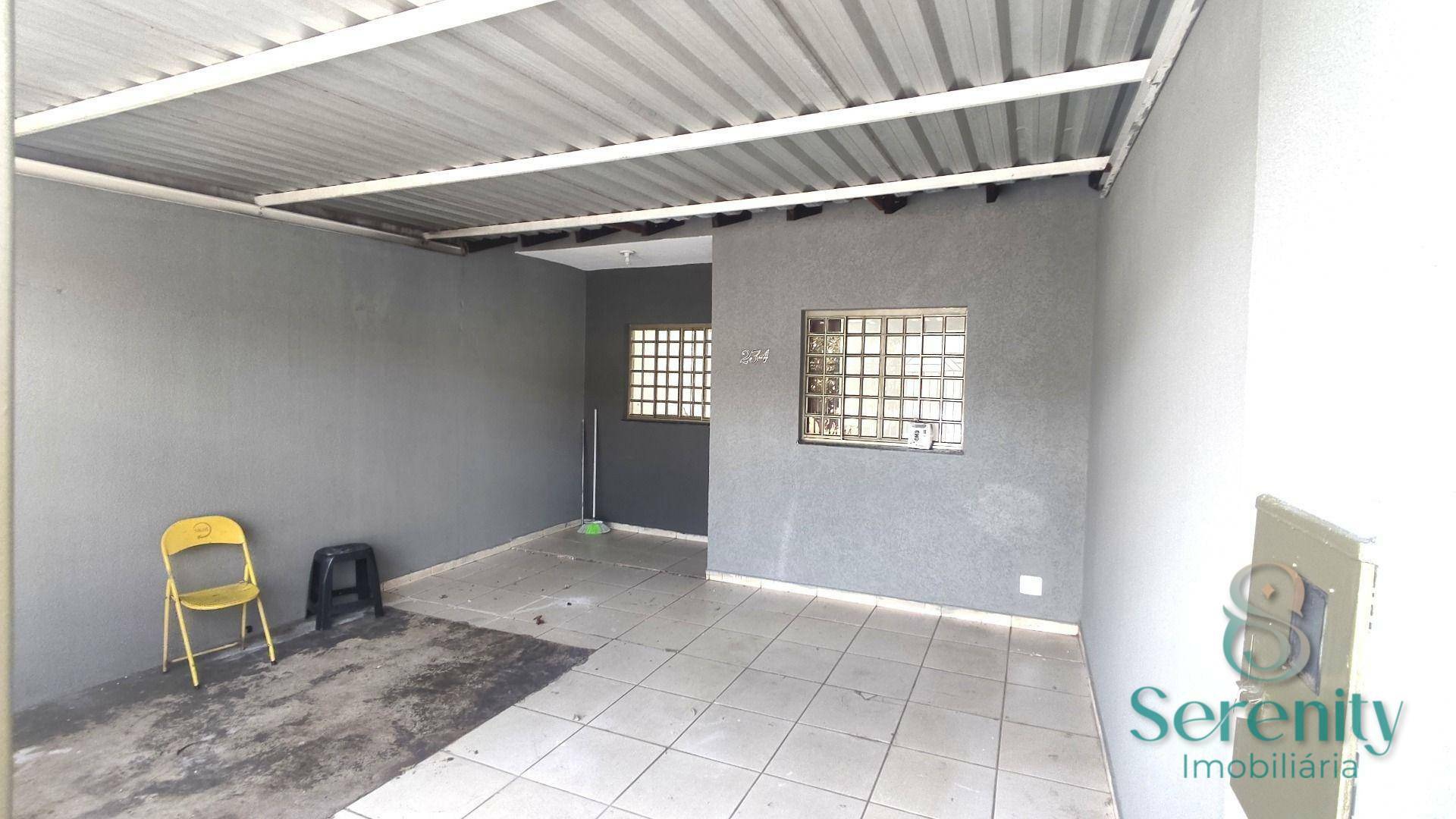 Casa à venda e aluguel com 3 quartos, 70m² - Foto 1