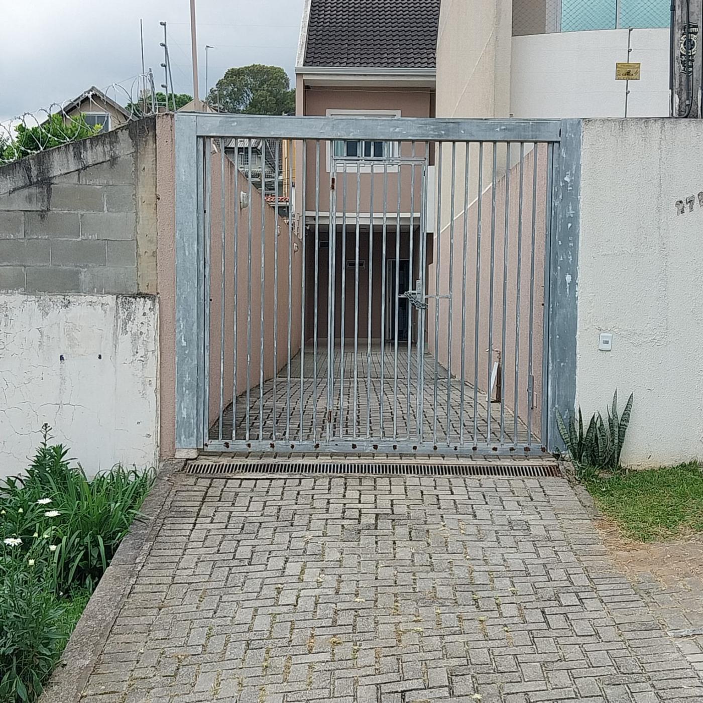 Sobrado à venda com 3 quartos, 127m² - Foto 1