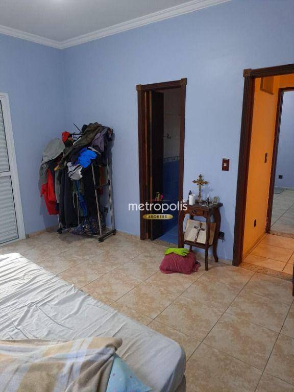 Sobrado à venda com 2 quartos, 220m² - Foto 13