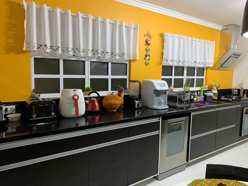 Casa de Condomínio à venda com 4 quartos, 230m² - Foto 11