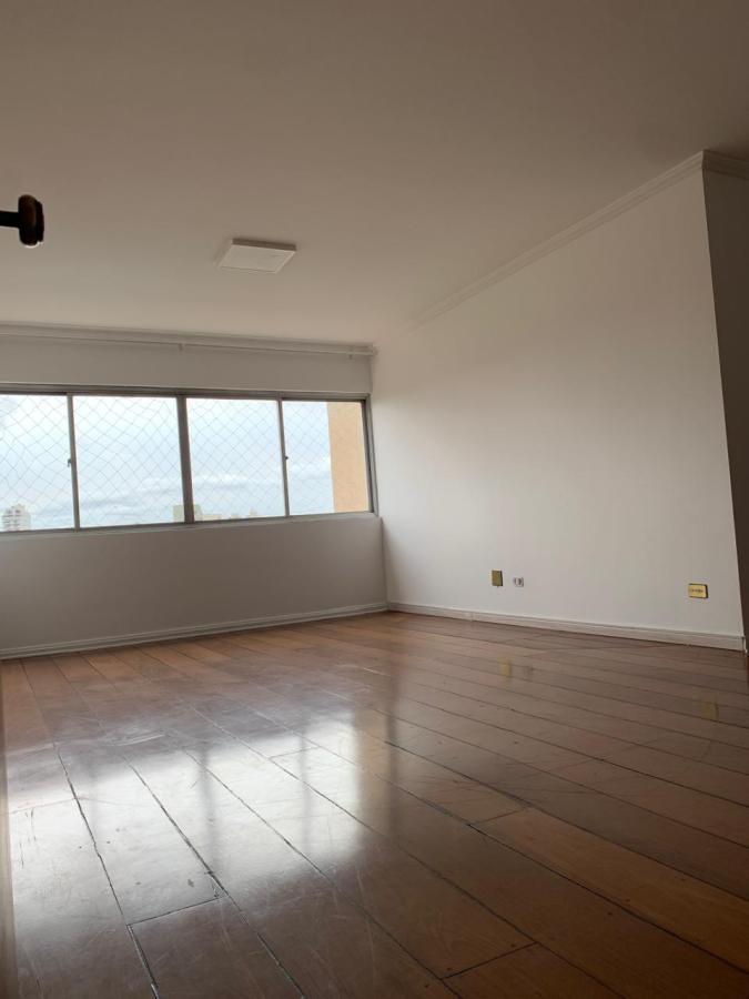 Apartamento para alugar com 3 quartos, 145m² - Foto 13