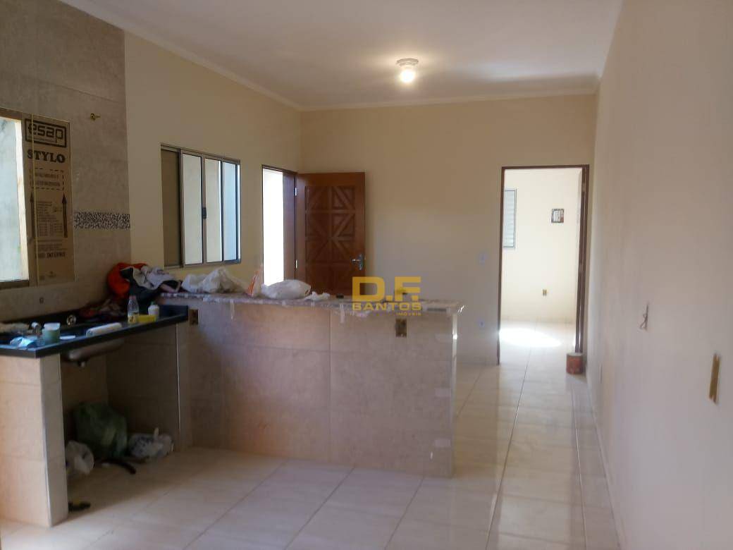 Casa à venda com 2 quartos, 68m² - Foto 5