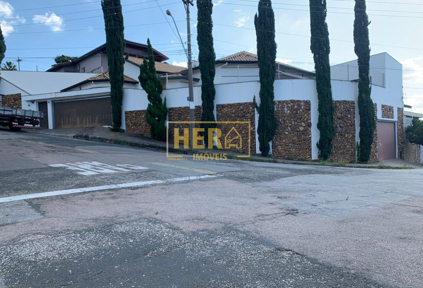 Casa para alugar com 4 quartos, 485m² - Foto 1