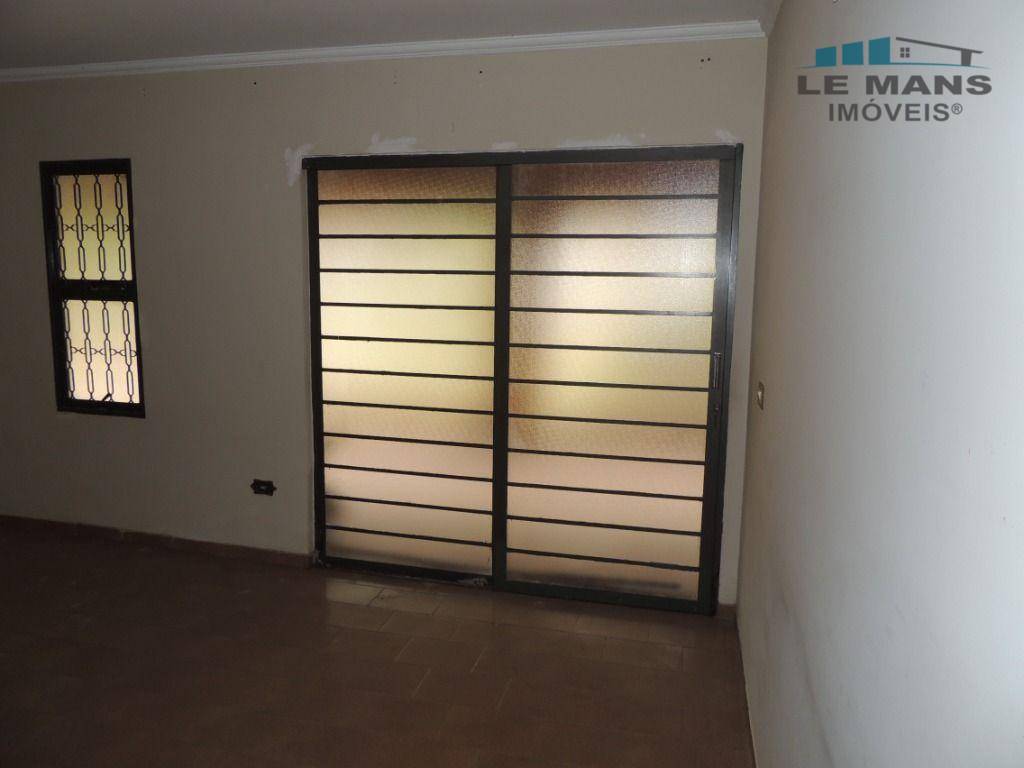 Casa à venda com 3 quartos, 300m² - Foto 28