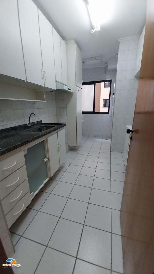 Apartamento à venda com 3 quartos, 72m² - Foto 4