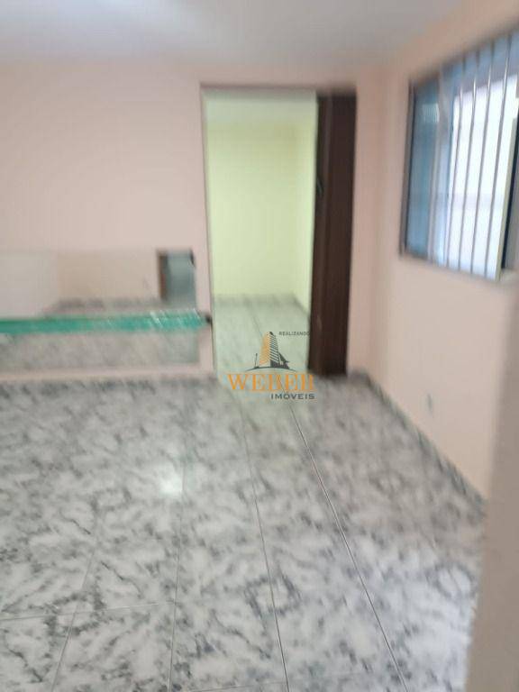 Casa à venda com 6 quartos, 238m² - Foto 2