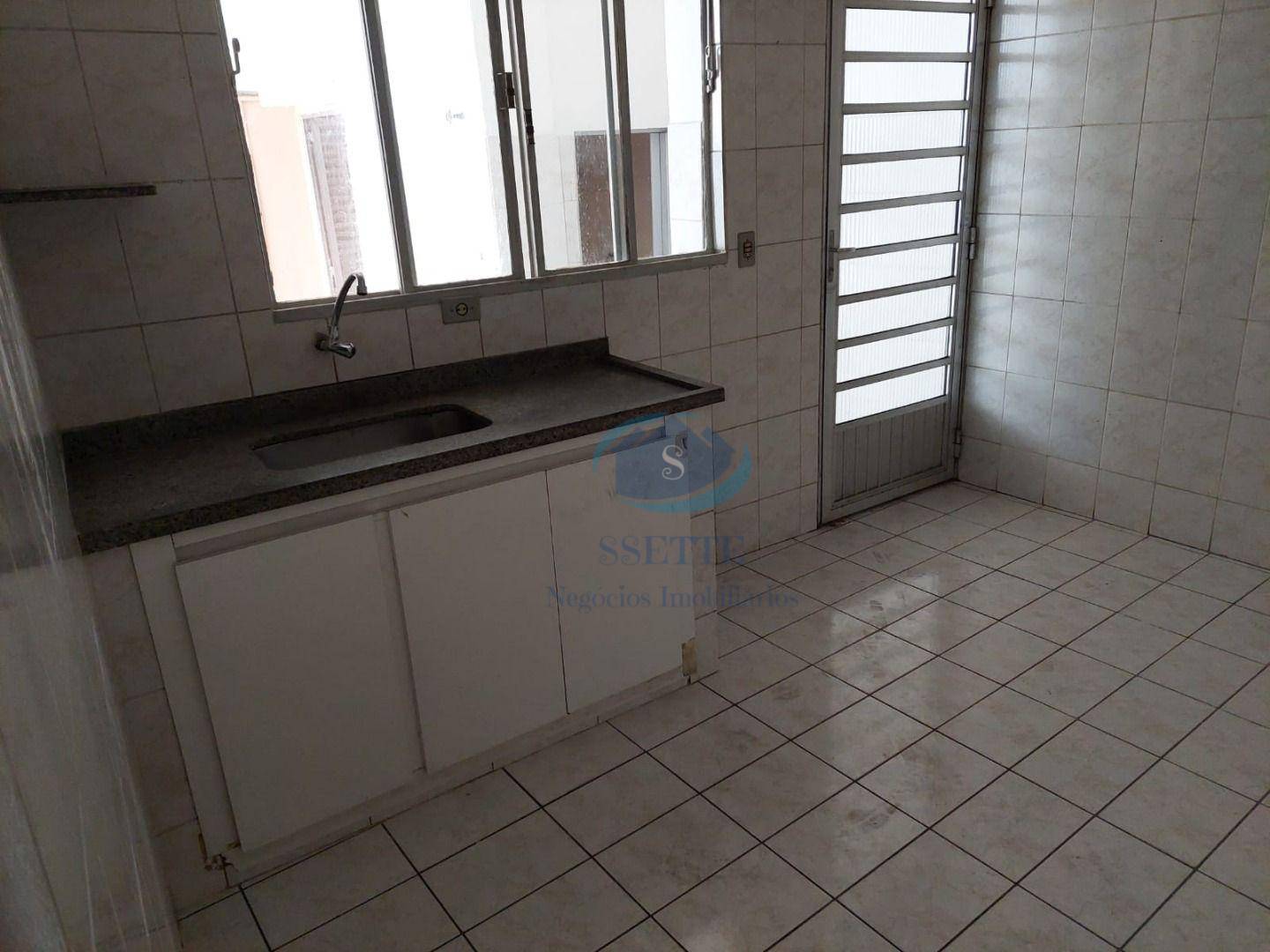 Sobrado para alugar com 2 quartos, 70m² - Foto 4