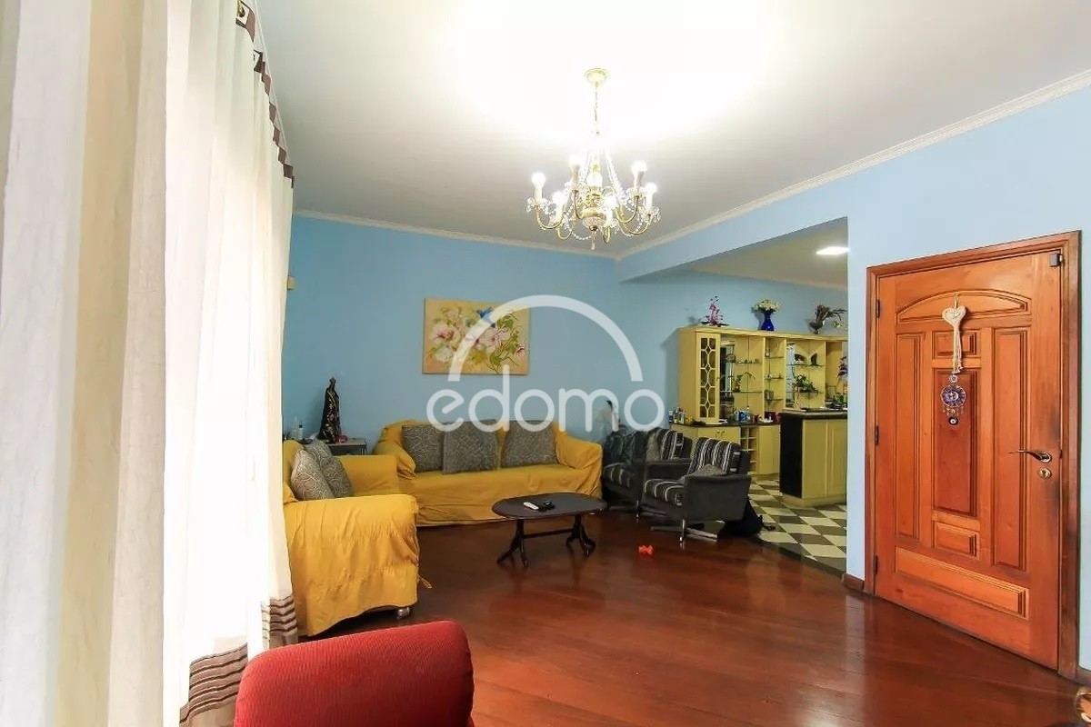 Casa à venda com 5 quartos, 188m² - Foto 1