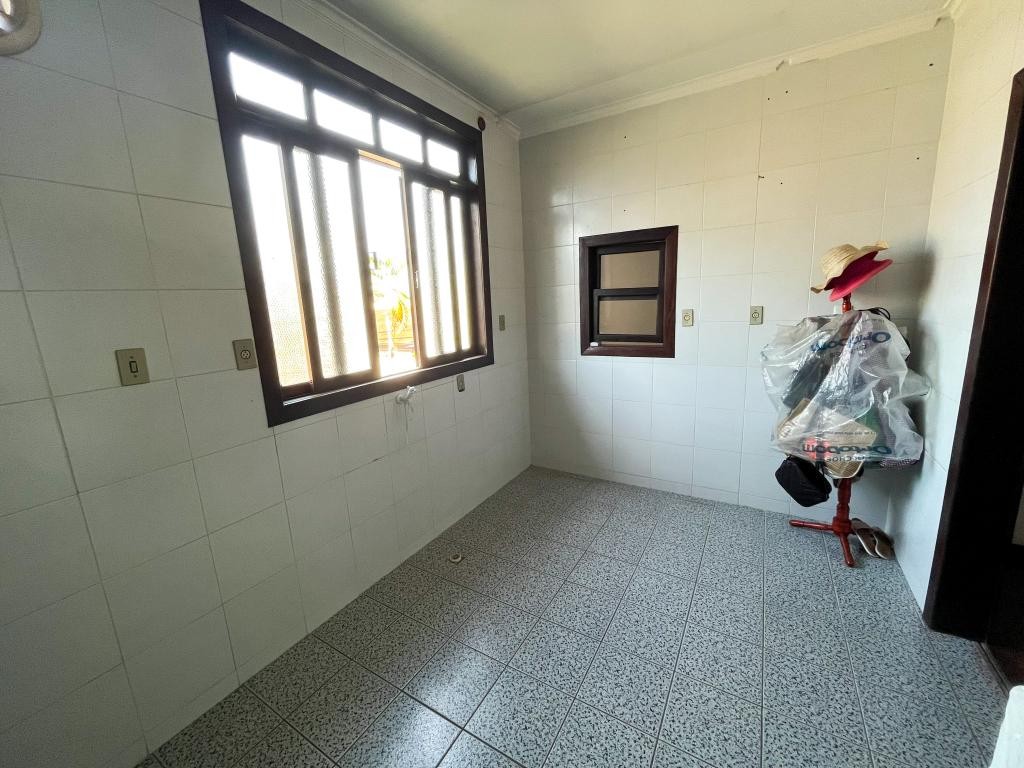 Sobrado à venda com 3 quartos, 270m² - Foto 12