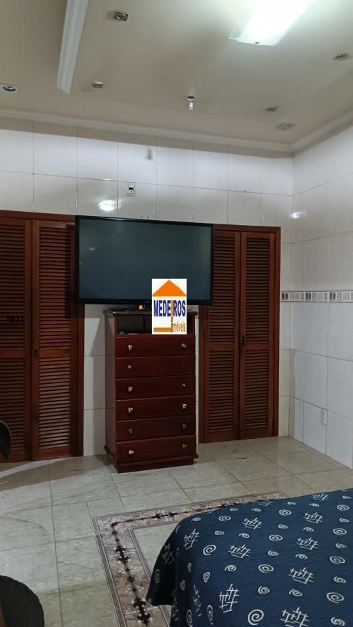 Casa à venda com 4 quartos, 210m² - Foto 18