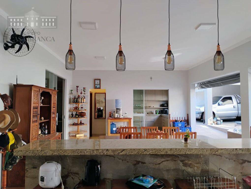 Chácara à venda com 4 quartos, 339m² - Foto 9