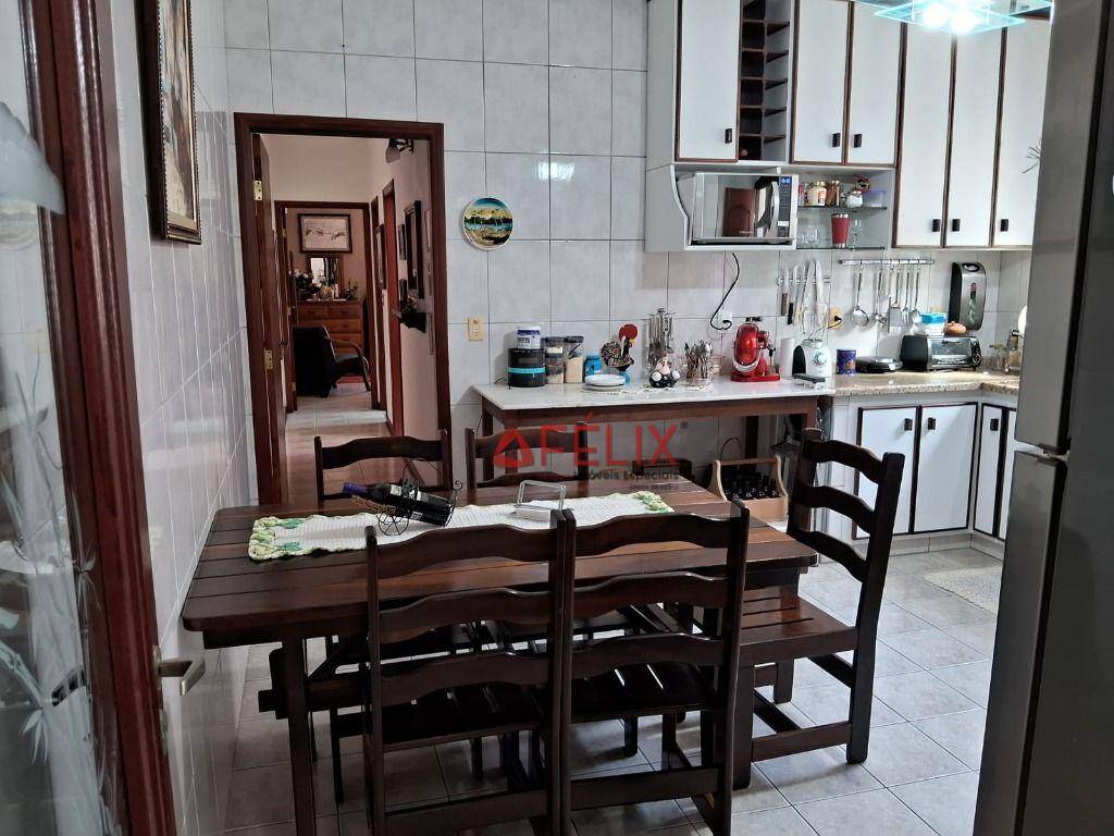 Casa à venda com 3 quartos, 100m² - Foto 5