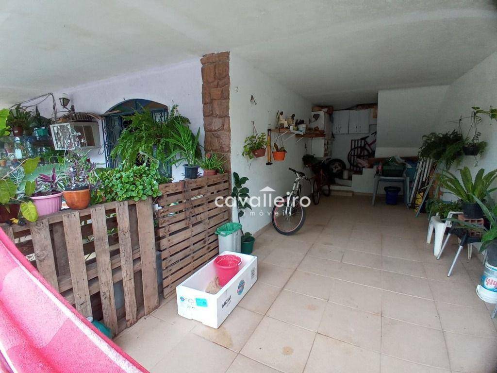 Casa à venda com 4 quartos, 300m² - Foto 7