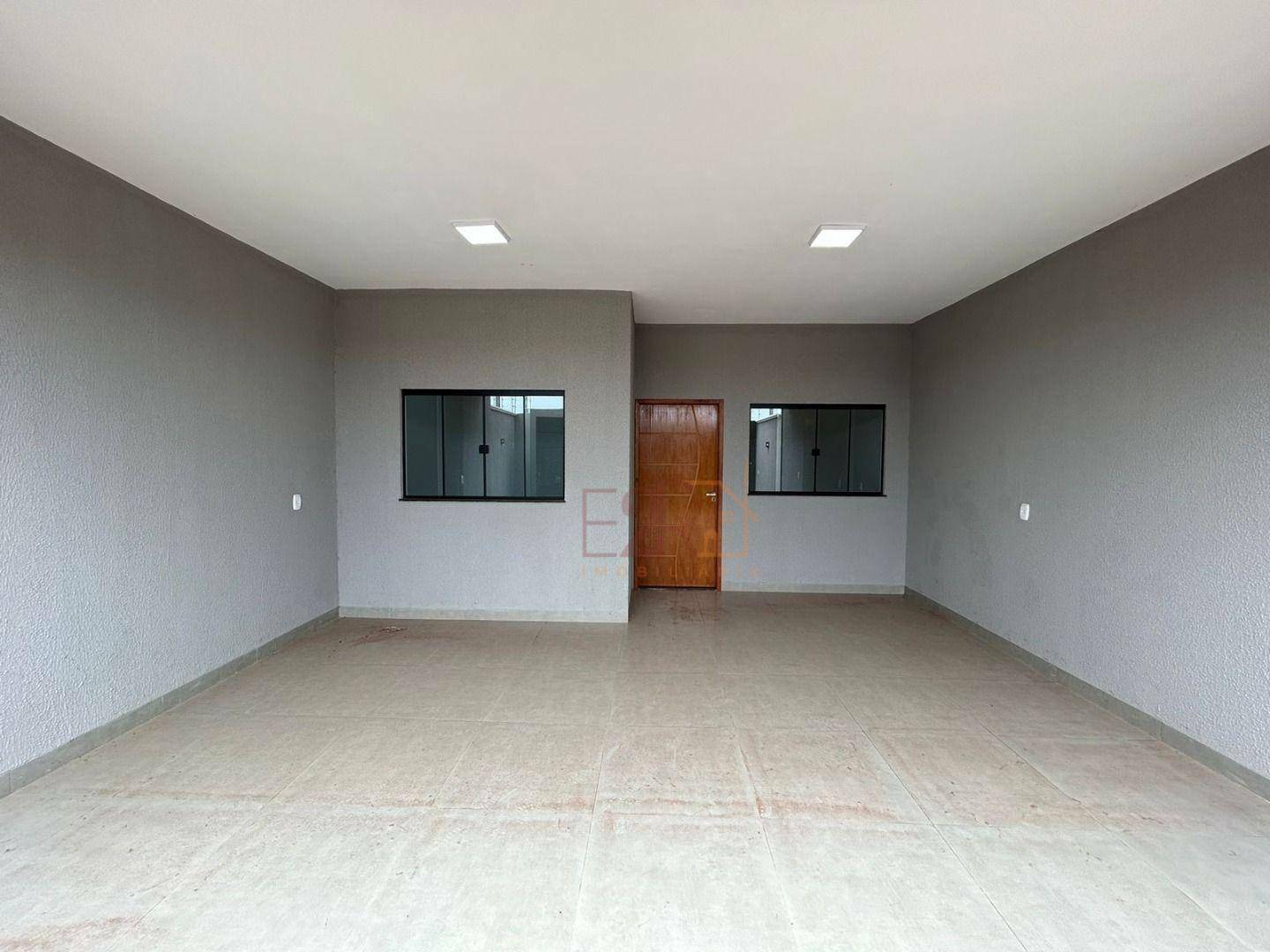 Casa à venda com 3 quartos, 114m² - Foto 1