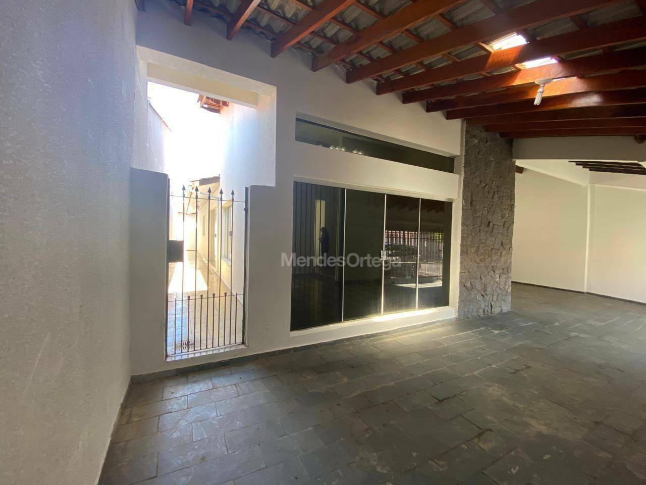 Casa para alugar com 3 quartos, 255m² - Foto 5