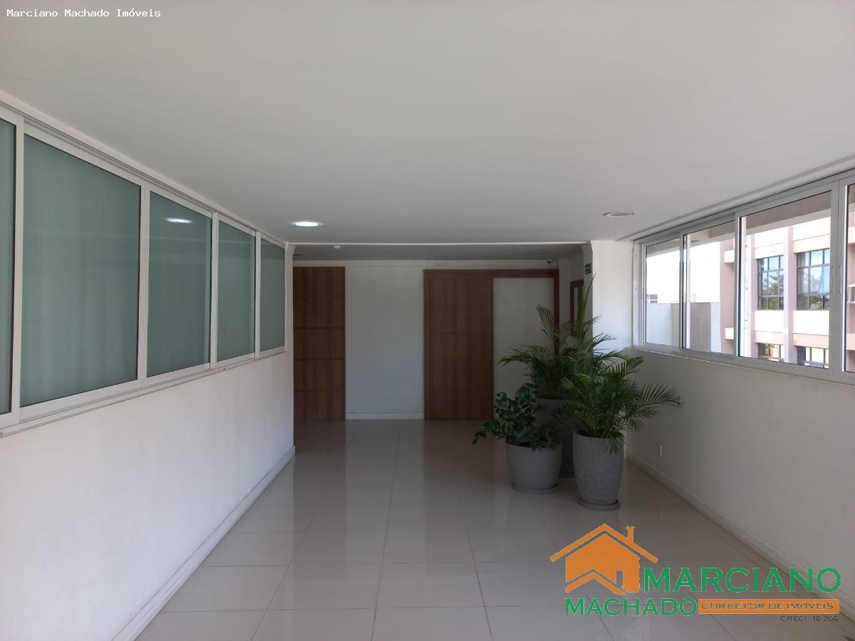 Apartamento à venda com 3 quartos, 133m² - Foto 2