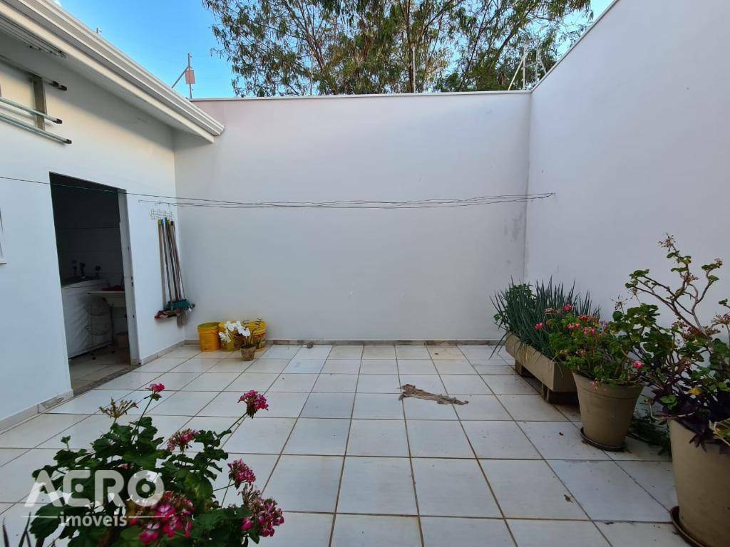 Casa à venda com 3 quartos, 195m² - Foto 28