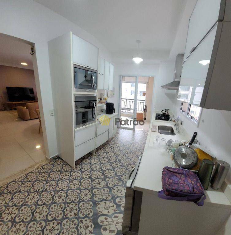 Apartamento à venda com 3 quartos, 147m² - Foto 10