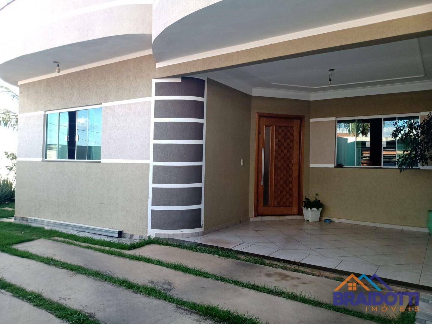 Casa à venda com 3 quartos, 136m² - Foto 1