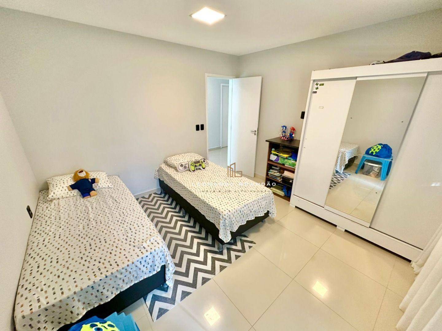 Casa de Condomínio à venda com 4 quartos, 206m² - Foto 33