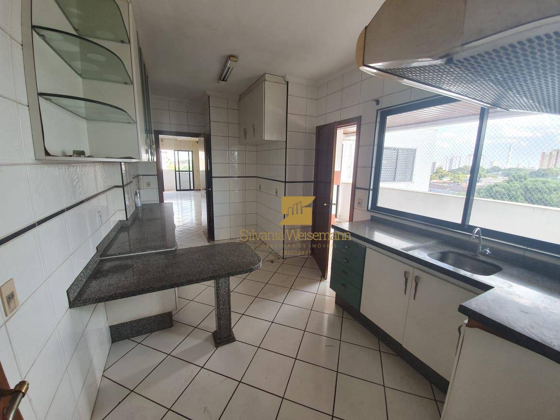 Apartamento à venda com 3 quartos, 161m² - Foto 3