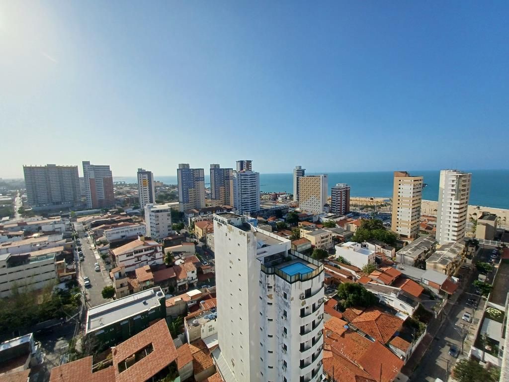 Apartamento para alugar com 3 quartos, 137m² - Foto 8