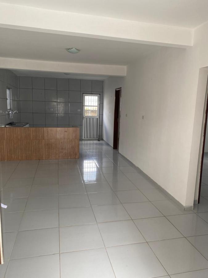 Casa para alugar com 2 quartos, 200m² - Foto 4