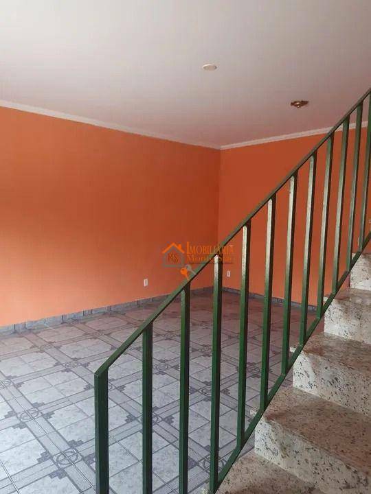 Sobrado à venda com 3 quartos, 125m² - Foto 2