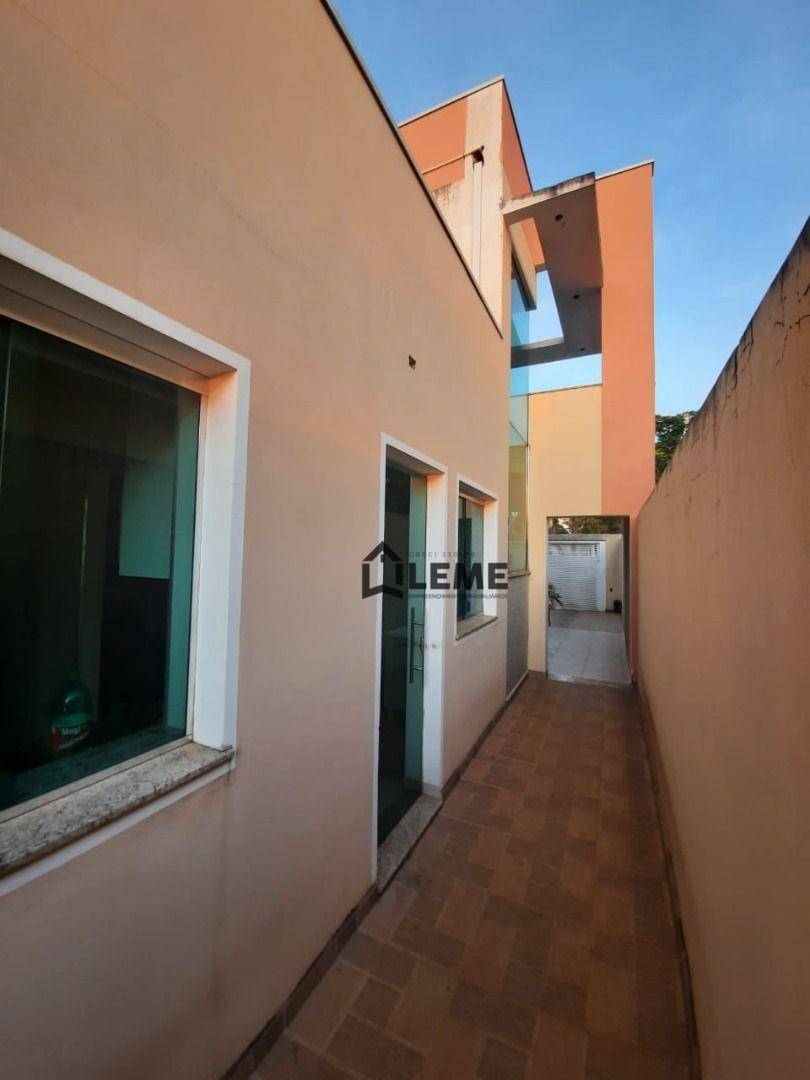 Casa à venda com 3 quartos, 252m² - Foto 12