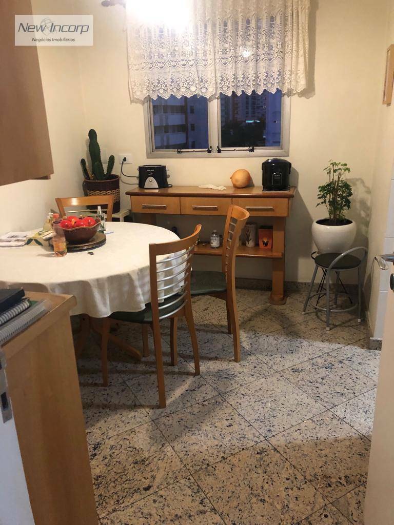 Apartamento à venda com 4 quartos, 157m² - Foto 8