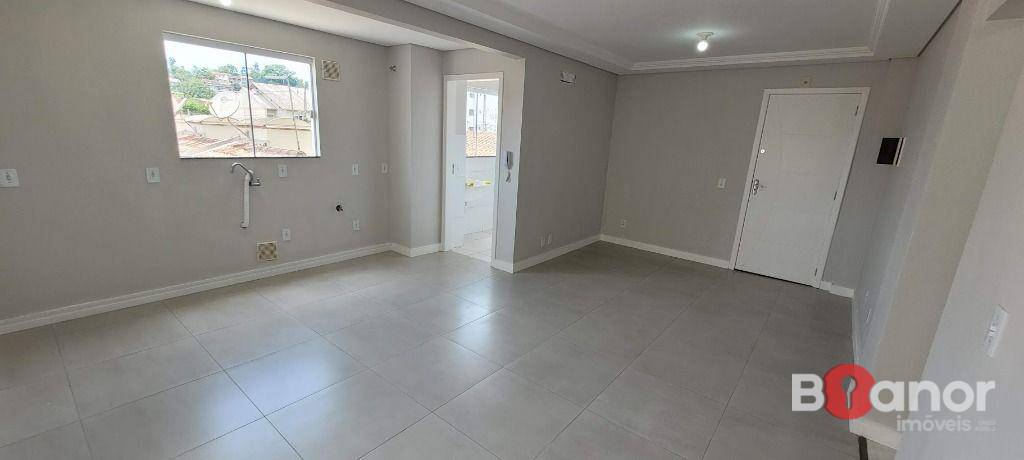 Apartamento à venda com 2 quartos, 67m² - Foto 3