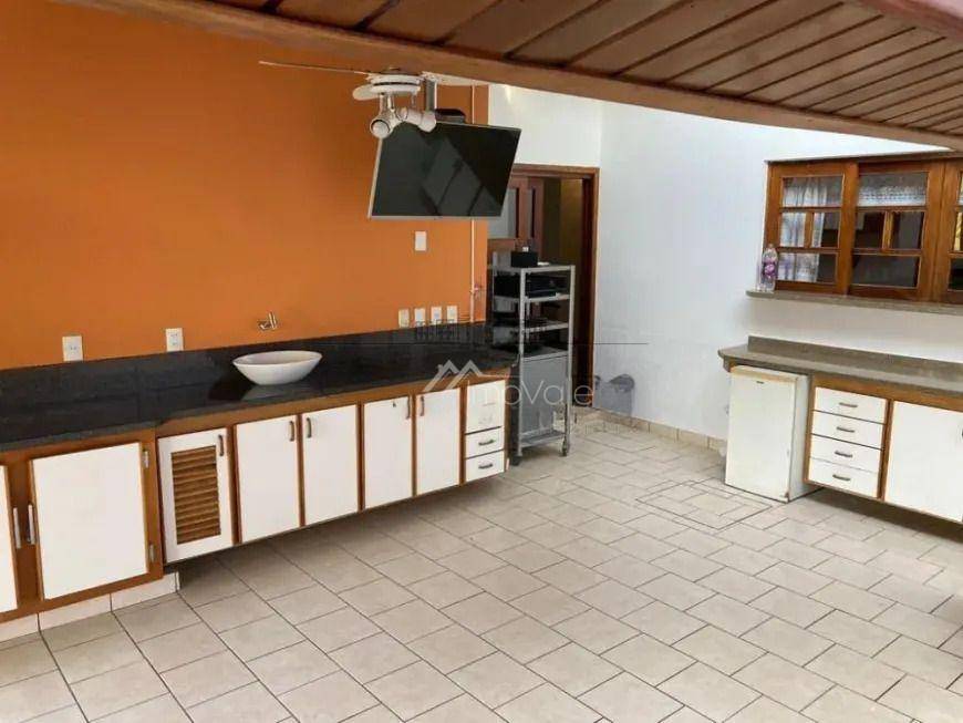 Casa de Condomínio para alugar com 6 quartos, 300m² - Foto 10