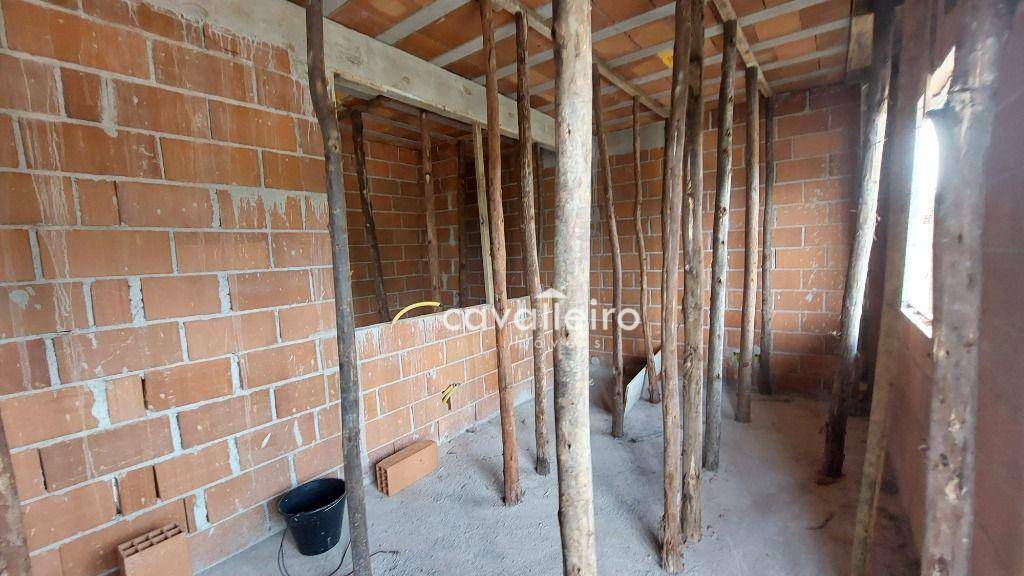 Casa à venda com 2 quartos, 70m² - Foto 5