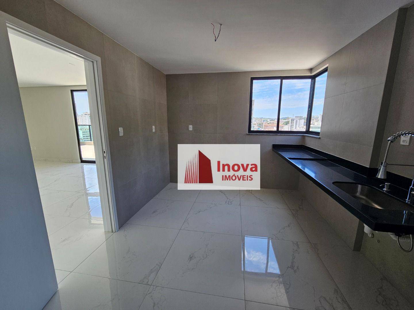 Cobertura à venda com 4 quartos, 240m² - Foto 14