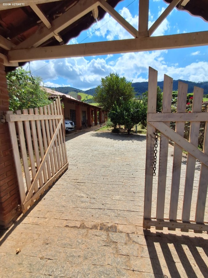 Chácara à venda com 3 quartos, 763m² - Foto 9