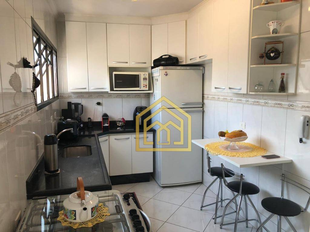 Apartamento à venda com 2 quartos, 70m² - Foto 1