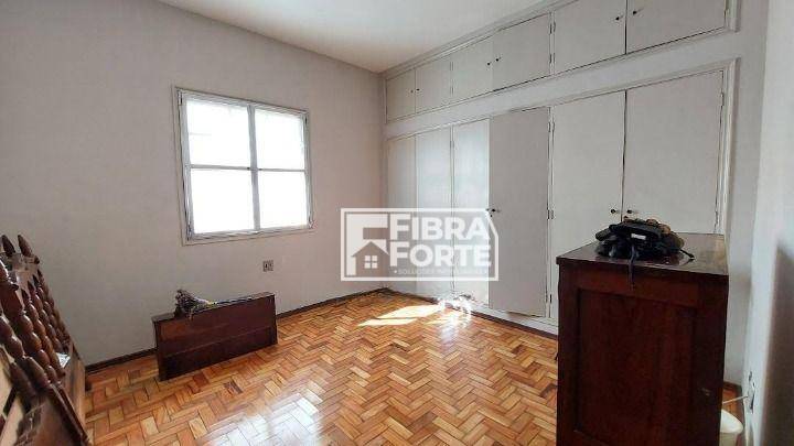 Casa para alugar com 4 quartos, 269m² - Foto 9