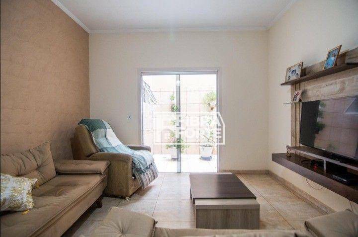 Casa à venda com 3 quartos, 221m² - Foto 6