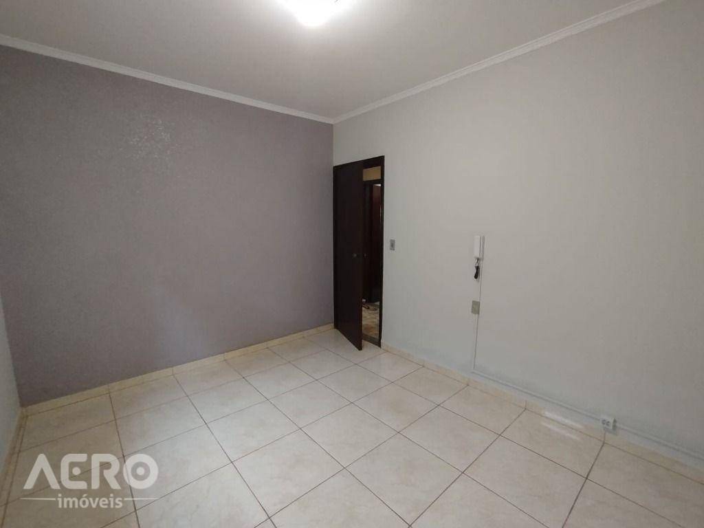 Casa para alugar com 2 quartos, 150m² - Foto 13