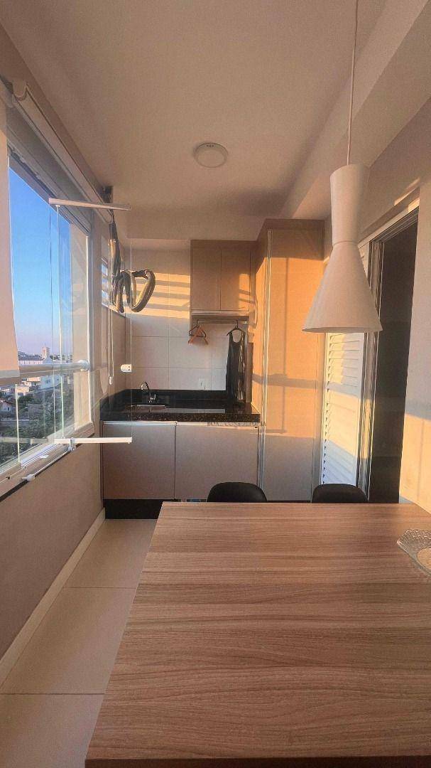 Apartamento à venda com 2 quartos, 76m² - Foto 2