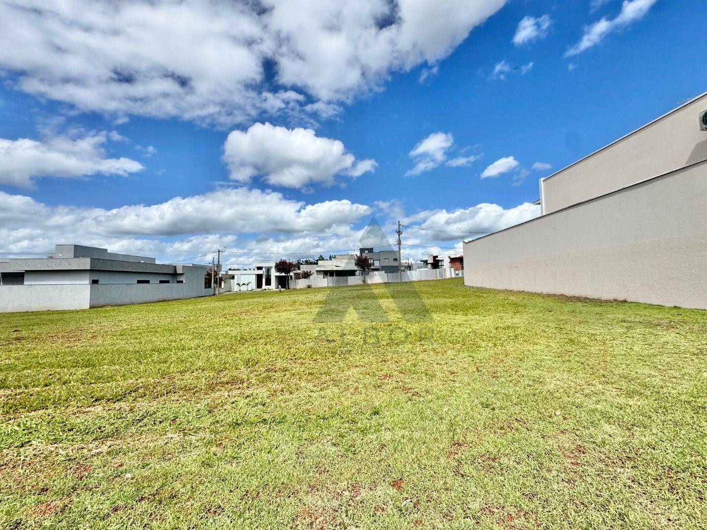 Loteamento e Condomínio, 322 m² - Foto 1